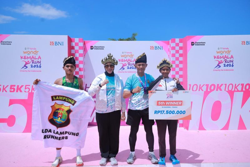 Edward Ariansyah berhasil meraih Juara 2 pada kategori 5K U20, sementara Meyda Angela sukses meraih Juara 5 pada kategori 5K Nasional Putri. ist
