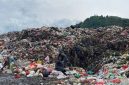 Pengelolaan Sampah Dengan praktik open dumping. ist