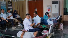 Antusiasme pegawai dan Tenaga Alih Daya PLN UID Lampung dalam kegiatan donor darah bersama Palang Merah Indonesia (PMI) menjadi bukti nyata semangat kepedulian dan solidaritas insan PLN untuk membantu sesama.