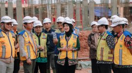 Wakil Gubernur Lampung Jihan Nurlela saat meninjau progres pembangunan Sekolah Rakyat (SR) di Kawasan Kota Baru, Kabupaten Lampung Selatan, Jum'at (24/4/2026).