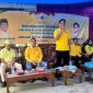 Ketua DPD Partai Golkar Way Kanan Dr. Darlian Pone, S.H., S.E., M.H., M.M menyampaikan sambutan saat membuka Muscam PK Golkar Kecamatan Kasui di Kasui, 18 April 2026. (Foto: Proyeksi.id)