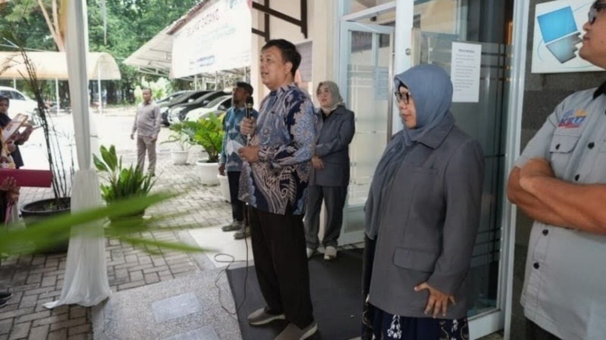 Pelaksanaan seleksi masuk program Pascasarjana Universitas Lampung Unila tahun akademik 2026/2027 di Gedung UPA Teknologi Informasi dan Komunikasi TIK, Kampus Bandar Lampung, Sabtu 18/4/2026. Sebanyak 593 peserta S-2 dan S-3 mengikuti seleksi CBT dan wawancara. (Foto: Humas Unila)
