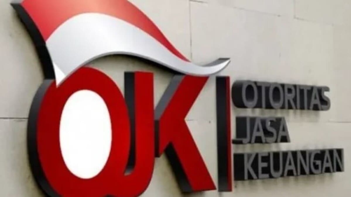 Logo Otoritas Jasa Keuangan OJK di kantor Menara Radius Prawiro, Jakarta. OJK menyatakan dukungan penuh terhadap program prioritas pemerintah 3 juta rumah melalui penguatan kebijakan SLIK. (Foto: Dok. OJK)