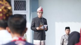 Rektor UIN Raden Intan Lampung, Prof. H. Wan Jamaluddin Z., M.Ag., Ph.D.,membacakan amanat Mendikdasmen pada Hardiknas 2026, Sabtu  (02/05/2026),
