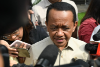 Menteri Energi dan Sumber Daya Mineral (ESDM) Bahlil Lahadalia memberikan keterangan pers kepada awak media di kompleks Istana Kepresidenan Jakarta pada Selasa, 5 Mei 2026. Foto: BPMI Setpres/Cahyo