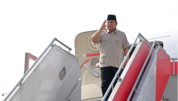 Presiden Republik Indonesia, Prabowo Subianto bertolak menuju Cebu, Filipina, pada Kamis, 7 Mei 2026, melalui Pangkalan TNI AU Halim Perdanakusuma, Jakarta, sekitar pukul 09.10 WIB. Foto: BPMI Setpres