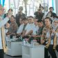 Menteri Koordinator (Menko) Bidang Pangan Zulkifli Hasan dalam acara Rembuk Tani, di Lapangan Marga Agung, Kecamatan Jati Agung, Lampung Selatan, Sabtu (2/5/2026).