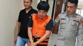 Tersangka M.R (33) diamankan Polisi usai melakukan aksi curat di wilayah Kecamatan Candipuro.