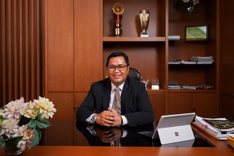 Kemas Achmad Yani Aziz, SE, MH, QRGP - Kandidat Doktor Manajemen Bisnis
Universitas Negeri Jakarta dan Ahli Manajemen Risiko bersertifikat Badan
Nasional Sertifikasi Profesi (BNSP).