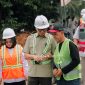 Gubernur Lampung Rahmat Mirzani Djausal saat melakukan groundbreaking ruas jalan Brabasan–Wiralaga di Desa Sido Mulyo, Kecamatan Mesuji, Rabu (6/5/2026)