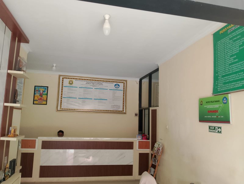 Ruang tunggu tamu di kantor Dinas Pendidikan Kota Bandarlampung.