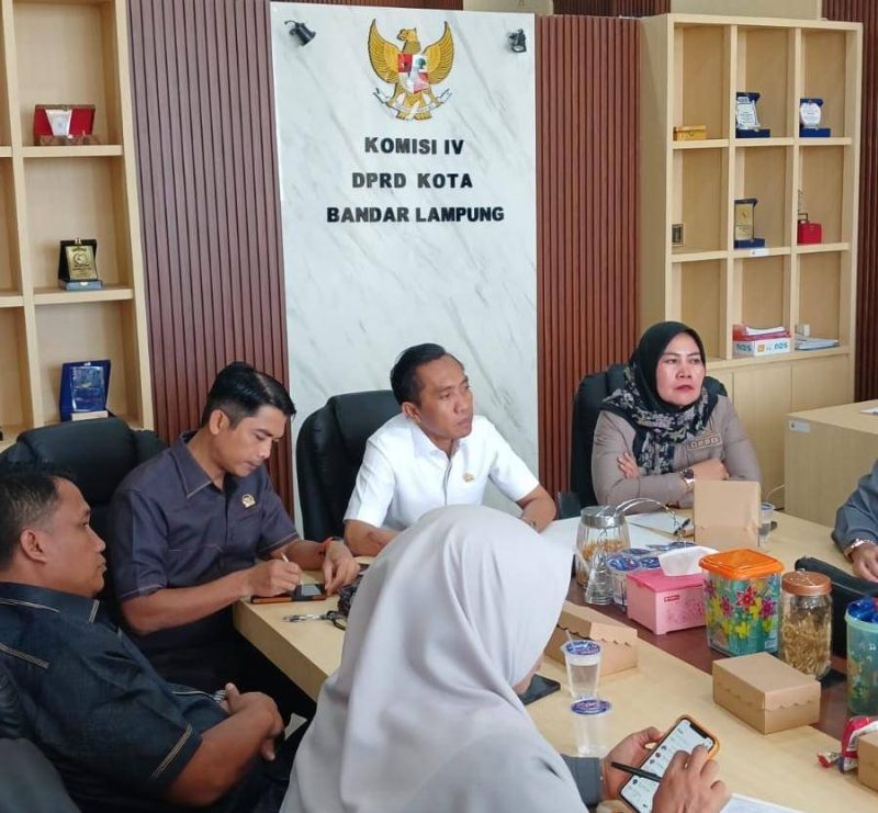 Komisi IV saat Hearing dengan Dinas Pendidikan di Gedung DPRD Bandar Lampung, Senin (18/5/2026).