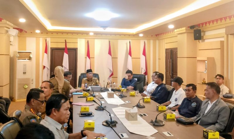 Perwakilan buruh TKBM Pelabuhan Panjang saat di terima oleh Gubernur Lampung. foto; Ar /istimewa