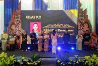 Saat acara Purna Study di halaman SMPN 1 Bandarlampung, Rabu (20/5/2026). Sebanyak 348 siswa kelas IX resmi melepas seragam putih-biru dalam prosesi Purna Study Tahun Ajaran 2025/2026. / istimewa