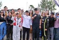 Menko Pangan Zulkifli Hasan ( baju kemeja putih) bersama Bupati Lampung Selatan Radityo Egi Pratama (baju hitam)saat meninjau IDS Sumatra 2026 di Way Handak Expo, Kalianda, Sabtu (23/5/2026).