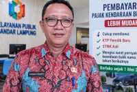 Kepala BPPRD Kota Bandar Lampung Yusnadi Ferianto di Mal Pelayanan Publik. Mulai 1 Mei 2026, bayar pajak kendaraan tak perlu KTP pemilik lama. Cukup KTP baru, STNK asli, dan surat pernyataan. foto: ist