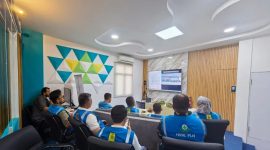 General Manager PLN UID Lampung, Rizky Mochamad, memimpin rapat bersama jajaran untuk mempercepat pemulihan sistem kelistrikan di Lampung, Minggu (24/5/2026).