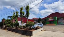 Kantor Dinas Pendidikan dan Kebudayaan Kota Bandar Lampung di Jl. Wolter Monginsidi.