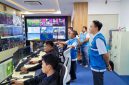 Potret General Manager PLN UID Lampung Rizky Mochamad (tiga dari kiri), Manager UP2D M Syarif Hidayat (dua dari kiri), dan Manager ULP Karang Ulfah Nisa Fitri (tengah) saat mengawal Siaga Keandalan di titik prioritas Masjid Raya Al Bakrie Lampung.