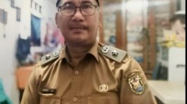 Foto: Lurah Kupang Kota Muhammad Husin membantah memerintahkan RT memungut uang bantuan beras dari warga. (Foto: proyeksi.id)   