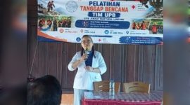 Pdt. Deasy Elizabeth Watimena Kalalo, Ketua Majelis Jemaat GPIB Marturia Lampung, saat membuka pelatihan tanggap bencana di Saung Sekar, Bandar Lampung, 30 Mei 2026.