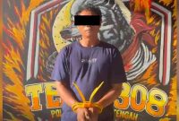 Tersangka AYN (38), DPO kasus curat Kota Gajah yang buron 6 tahun, saat diamankan Tekab 308 Polres Lampung Tengah, Jumat 29/5/2026. Foto: Humas Polres Lamteng