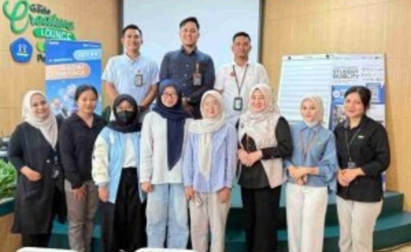 Peserta kuliah umum Pegadaian Unila berfoto bersama di Gade Creative Lounge Universitas Lampung, Mei 2026.