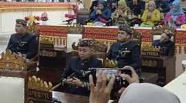 Momen Anggota DPRD Kota Bandar Lampung Fraksi Golkar Hendra Feriza saat sidang paripurna HUT ke-344 Bandar Lampung di Ruang Rapat DPRD, Rabu 17/6/2026. Foto: Dok. Istimewa