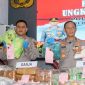 Kapolda Lampung Irjen Pol Helfi Assegaf bersama Kapolres Lampung Selatan AKBP Toni Kasmiri menunjukkan barang bukti narkotika jenis sabu, ganja, ekstasi, dan ketamine saat konferensi pers pengungkapan 17 kasus narkotika periode Februari-Juni 2026 di Mapolres Lampung Selatan, Kamis 18 Juni 2026.