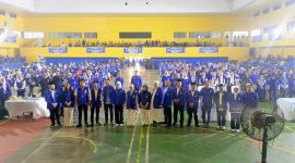 Ketua DPD PAN Kota Bandar Lampung Dr. Ir. Firmansyah Y. Alfian, MBA., M.Sc., Anggota DPR RI Putri Zulkifli Hasan, dan ribuan kader relawan PAN berfoto bersama di Gedung Sumpah Pemuda PKOR Way Halim, Bandar Lampung, Sabtu 20 Juni 2026. Rakerda ini sekaligus deklarasi ikrar setia relawan kepada Pancasila, UUD 1945, NKRI, serta menargetkan 8 kursi DPRD Kota pada Pemilu 2029.
