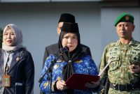 Wali Kota Bandar Lampung Eva Dwiana saat membacakan amanat upacara Hari Lahir Pancasila di lingkungan Pemkot Bandar Lampung, Senin 1/6/2026. [Foto: Proyeksi]  