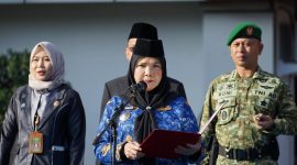 Wali Kota Bandar Lampung Eva Dwiana saat membacakan amanat upacara Hari Lahir Pancasila di lingkungan Pemkot Bandar Lampung, Senin 1/6/2026. [Foto: Proyeksi]  