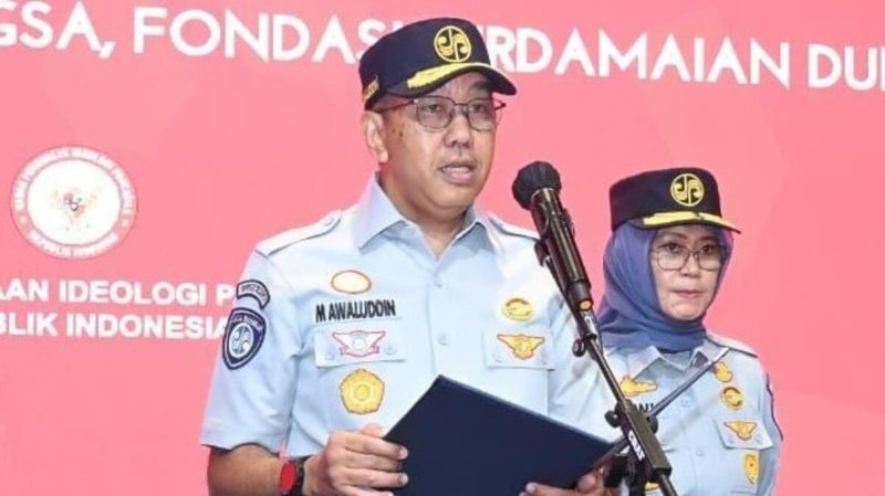 Dirut Jasa Raharja Muhammad Awaluddin membacakan amanat saat upacara peringatan Hari Lahir Pancasila 1 Juni 2026 di Jakarta. Foto: Humas Jasa Raharja