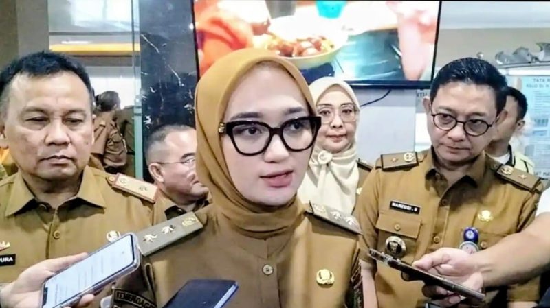 Wakil Gubernur Lampung Jihan Nurlela memberikan keterangan pers kepada wartawan terkait program keringanan pembayaran PKB dan BBNKB 2026 usai mengecek Samsat Rajabasa, Selasa 2 Juni 2026. Foto: istimewa