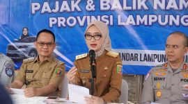 Wakil Gubernur Lampung Jihan Nurlela saat meluncurkan Program Keringanan Pajak Kendaraan Bermotor PKB 2026 di Kantor Samsat Rajabasa, Bandarlampung, Selasa 2/6/2026. (Foto: Proyeksi.id)