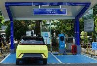 Mobil listrik BYD sedang mengisi daya di salah satu SPKLU PLN UID Lampung. PLN telah mengoperasikan 83 SPKLU di 51 lokasi strategis di Lampung, Rabu (3/6/2026)