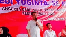 Anggota DPRD Kota Bandar Lampung Fraksi PDI Perjuangan, Dedi Yuginta, S.E., M.Si., memberikan sambutan pada kegiatan Sosialisasi Pembinaan Ideologi Pancasila dan Wawasan Kebangsaan di Kelurahan Kotabaru, Kecamatan Tanjung Karang Timur, Kota Bandar Lampung, Kamis 4 Juni 2026. 