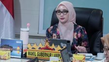 Wakil Gubernur Lampung Jihan Nurlela memimpin Rakor Percepatan Penanggulangan TBC bersama Pemkab Lampung Tengah secara daring, Jumat 5 Juni 2026. Wagub soroti rendahnya temuan kasus TBC yang baru 20% dari target 30.345 kasus.