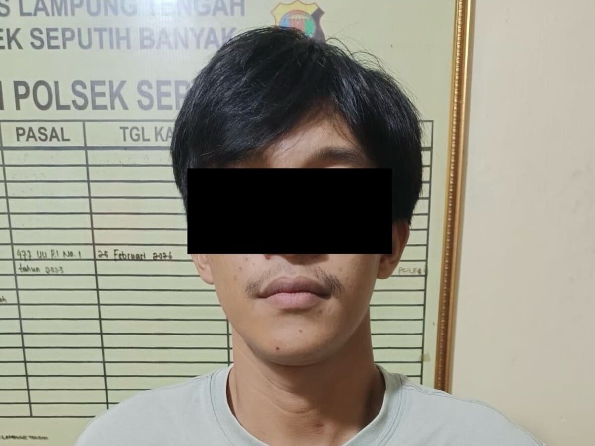 Terduga pelaku inisial HA 25 tahun warga Bandar Lampung yang diamankan Team Tekab 308 Presisi Polsek Seputih Banyak saat penggerebekan kontrakan di Kampung Setia Bakti, Rabu 3 Juni 2026. Dari lokasi disita sabu 0,14 gram.