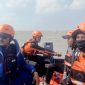 Tim SAR Pos Tulang Bawang menyisir Perairan Mesuji saat pencarian hari ketiga nelayan Iwan 48 yang hilang akibat tabrakan kapal, Senin 8 Juni 2026. FOTO: PROYEKSI.ID/DOK SAR Lampung