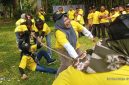 Kemeriahan fun game tarik tambang saat gathering Bidhumas Polda Lampung bersama insan pers rangkaian Hari Bhayangkara Ke-80 di Bandarlampung, Rabu (10/6/2026). Suasana ceria dan penuh semangat kebersamaan mewarnai kegiatan silaturahmi Polri dan media. PROYEKSI.ID