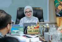 Wakil Gubernur Lampung Jihan Nurlela memimpin rapat penyempurnaan Lampung In versi 2 di Ruang Kerja Wagub Kantor Gubernur Lampung, Jumat 19 Juni 2026. Wagub menegaskan pentingnya single owner dan SLA terukur untuk percepat respons pengaduan masyarakat.