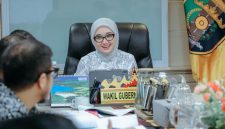Wakil Gubernur Lampung Jihan Nurlela memimpin rapat penyempurnaan Lampung In versi 2 di Ruang Kerja Wagub Kantor Gubernur Lampung, Jumat 19 Juni 2026. Wagub menegaskan pentingnya single owner dan SLA terukur untuk percepat respons pengaduan masyarakat.