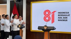 Wakil Menteri Sekretaris Negara Juri Ardiantoro bertepuk tangan saat peluncuran logo resmi HUT RI Ke-81 dengan tema Indonesia Berdaulat Adil Makmur di Kompleks Istana Kepresidenan Jakarta, Senin 29 Juni 2026. Logo karya Fajar Novario dari Padang terpilih lewat polling publik. Foto: BPMI Setpres
