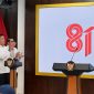 Wakil Menteri Sekretaris Negara Juri Ardiantoro bertepuk tangan saat peluncuran logo resmi HUT RI Ke-81 dengan tema Indonesia Berdaulat Adil Makmur di Kompleks Istana Kepresidenan Jakarta, Senin 29 Juni 2026. Logo karya Fajar Novario dari Padang terpilih lewat polling publik. Foto: BPMI Setpres