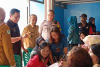 Camat Way Halim Darwono meninjau pelaksanaan Cek Kesehatan Gratis (CKG) serentak di RT 01 Kelurahan Jagabaya III, Kecamatan Way Halim, Selasa (30/6/2026).