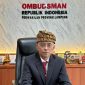 Kepala Ombudsman RI Perwakilan Lampung Nur Rakhman Yusuf saat menyampaikan temuan maladministrasi pada pelaksanaan SPMB SMP Negeri Bandar Lampung 2026 di Kantor Ombudsman RI Perwakilan Lampung.