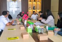 Ketua Komisi I Kota Bandar Lampung, Misgustini memimpin RDP bersama manajemen Hotel Radisson Lampung terkait izin pengelolaan parkir yang masih terintegrasi dengan Mal Bumi Kedaton, Rabu (15/7/2026).`