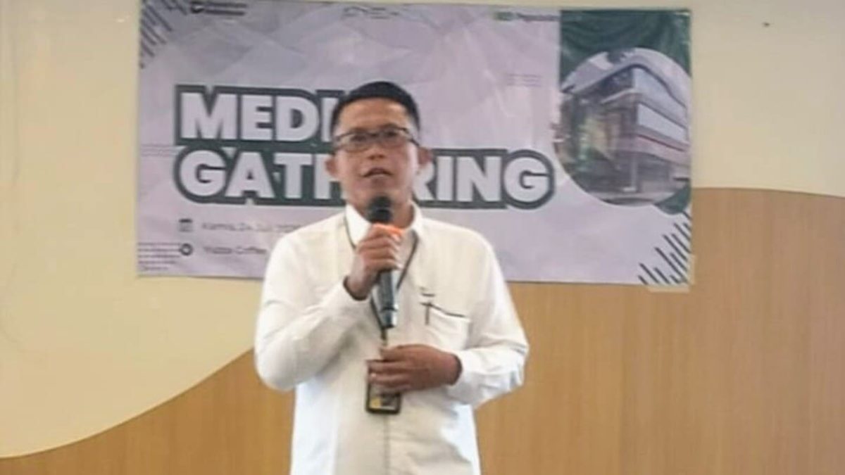 Kepala Departemen Non Gadai Pegadaian Area Lampung, Kusdi, saat menyampaikan sambutan dalam kegiatan Gathering Media 2026 di Bandar Lampung. Pegadaian berkomitmen perkuat sinergi dengan media untuk literasi keuangan dan UMKM.
