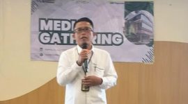 Kepala Departemen Non Gadai Pegadaian Area Lampung, Kusdi, saat menyampaikan sambutan dalam kegiatan Gathering Media 2026 di Bandar Lampung. Pegadaian berkomitmen perkuat sinergi dengan media untuk literasi keuangan dan UMKM.
